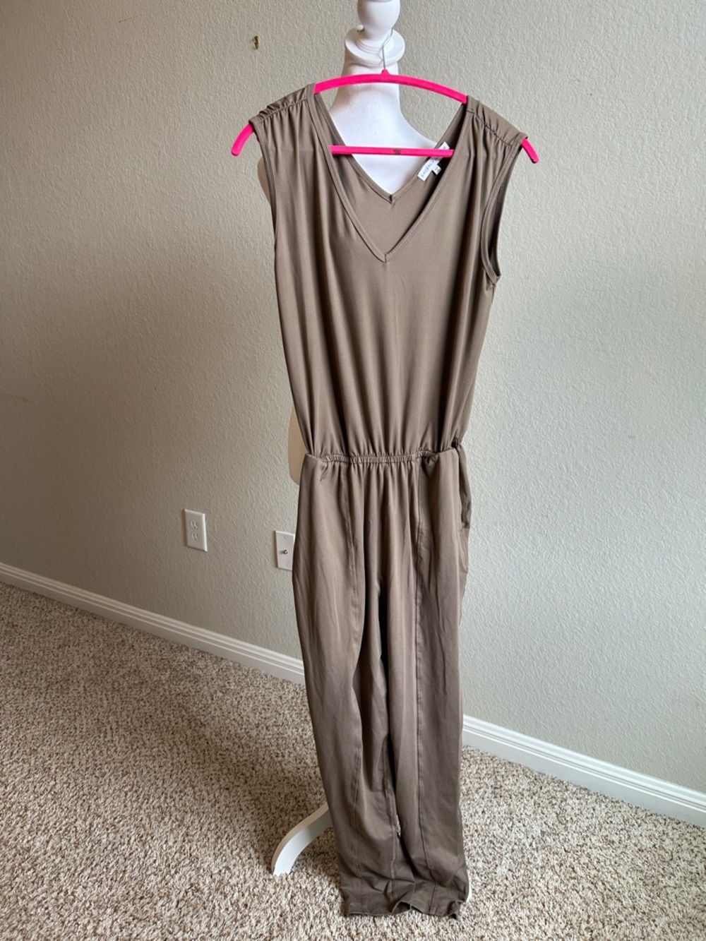 SINCERELY JULES Sleeveless V-Neck Jumpsuit Onesie in Taupe Brown Size M
